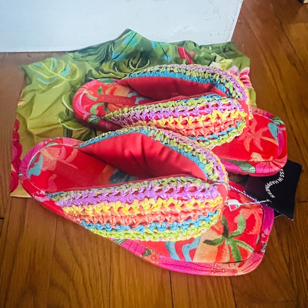 FARM RIO  flip flops BRAND NEW Size 8